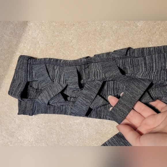ATHLETA Grey Criss Cross Chaturanga Legging Small - Picture 6 of 11